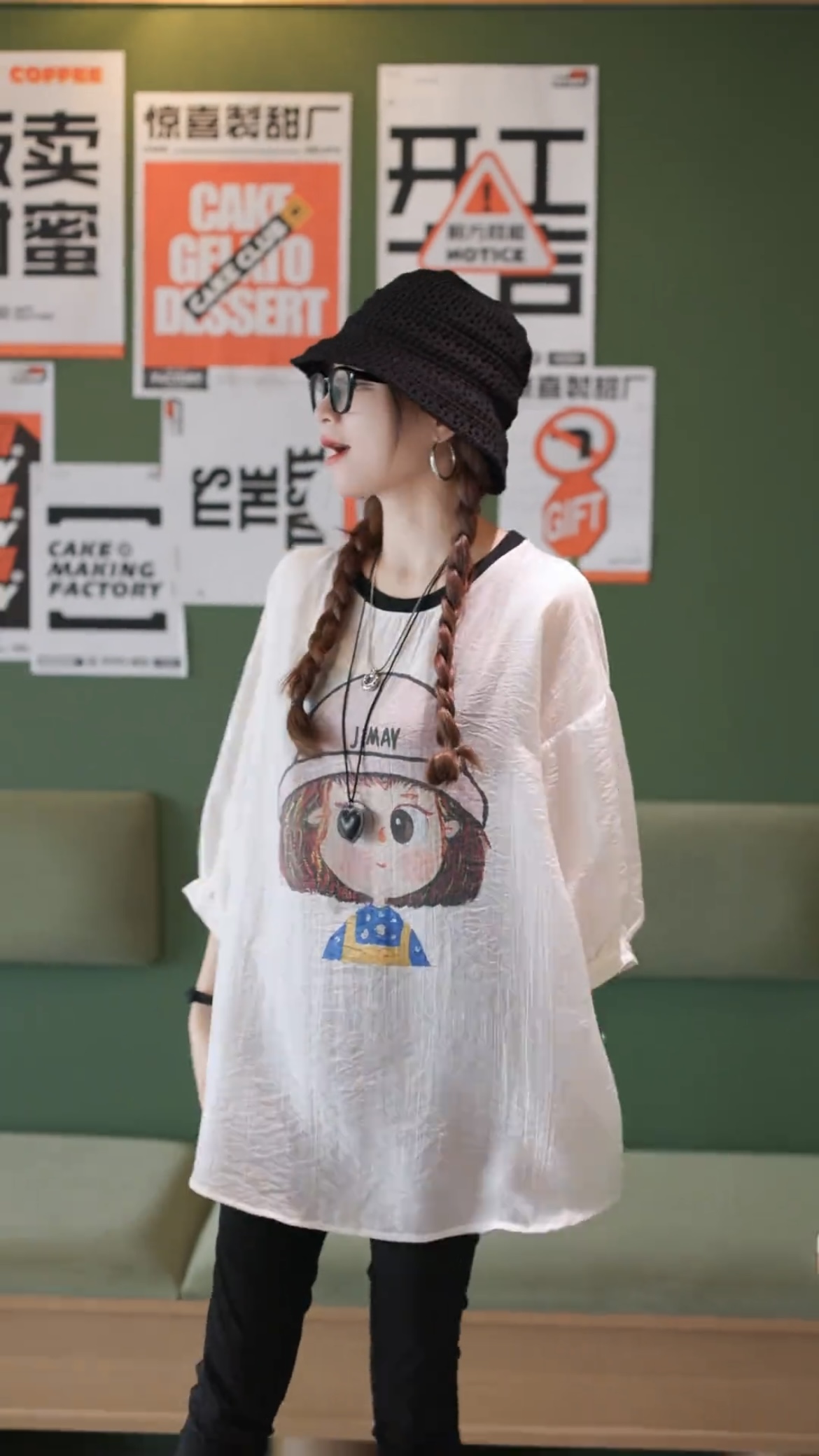 Summer Fashion Cartoon Print Top and Pants Set - Image 3