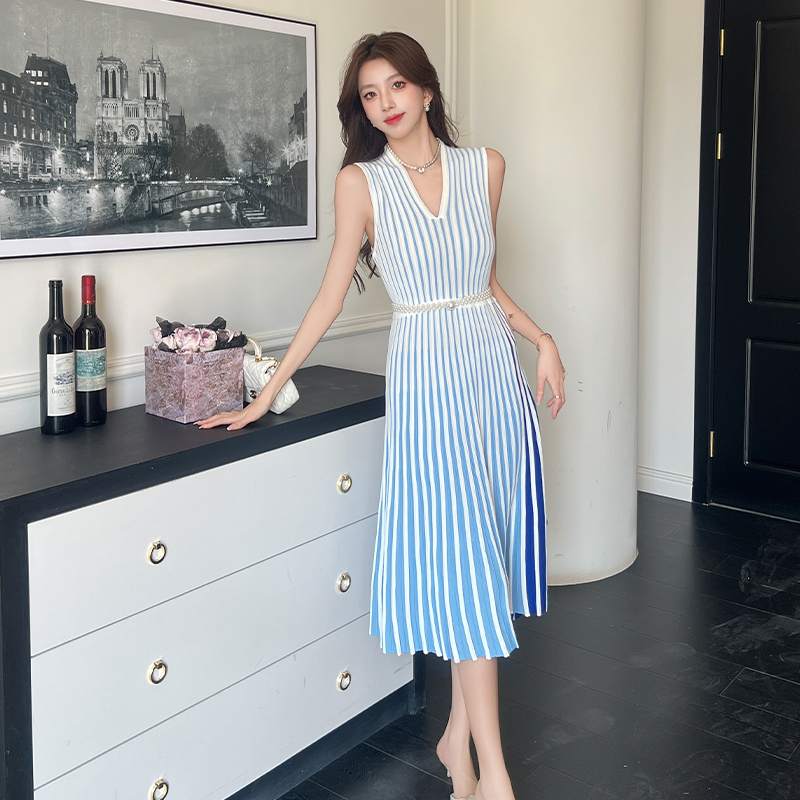 2025 Summer New French Style V-Neck Striped Knit Dress Women Slim Fit Bodycon Tank Dress Ice Silk