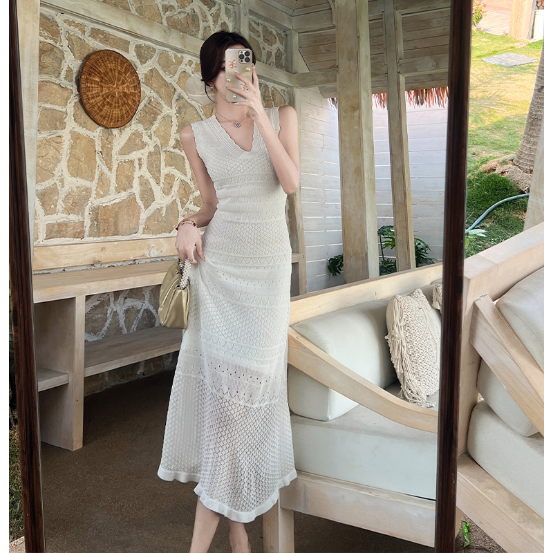 2025 Summer Korean V-Neck Slim Fit Hollow Knit Bodycon Long Dress - Image 5