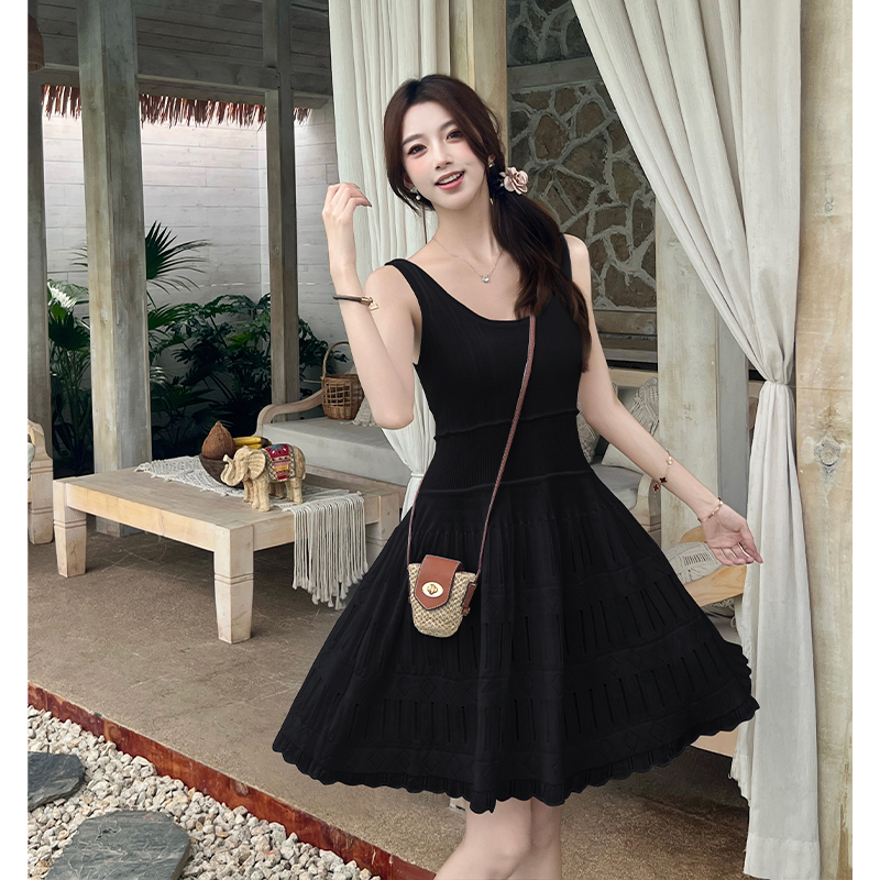 2025 Summer Sleeveless Knit Cami Dress with Pleated Skirt - Image 2