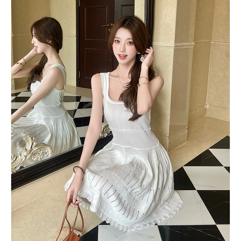 2025 Summer Sleeveless Knit Cami Dress with Pleated Skirt - Image 4