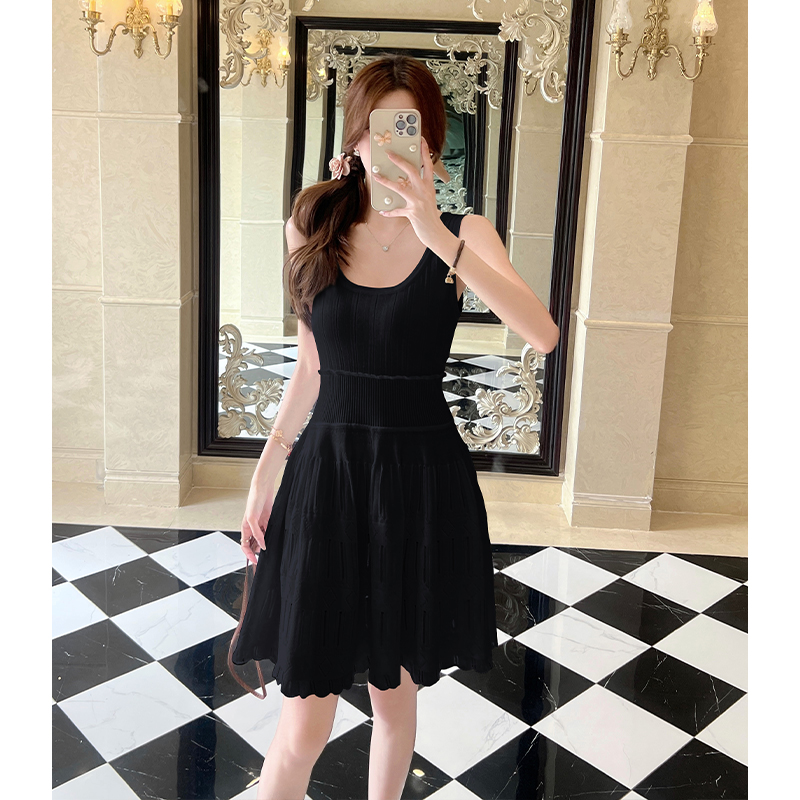 2025 Summer Sleeveless Knit Cami Dress with Pleated Skirt - Image 5