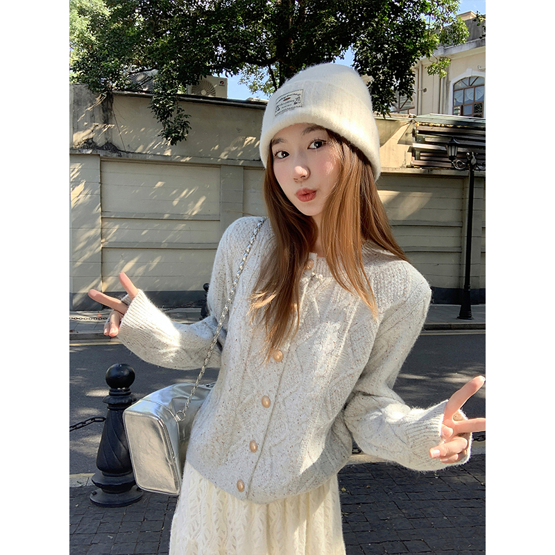 Women's Cable Knit Cardigan Button Down Loose Casual Sweater Winter 2025 - Image 5