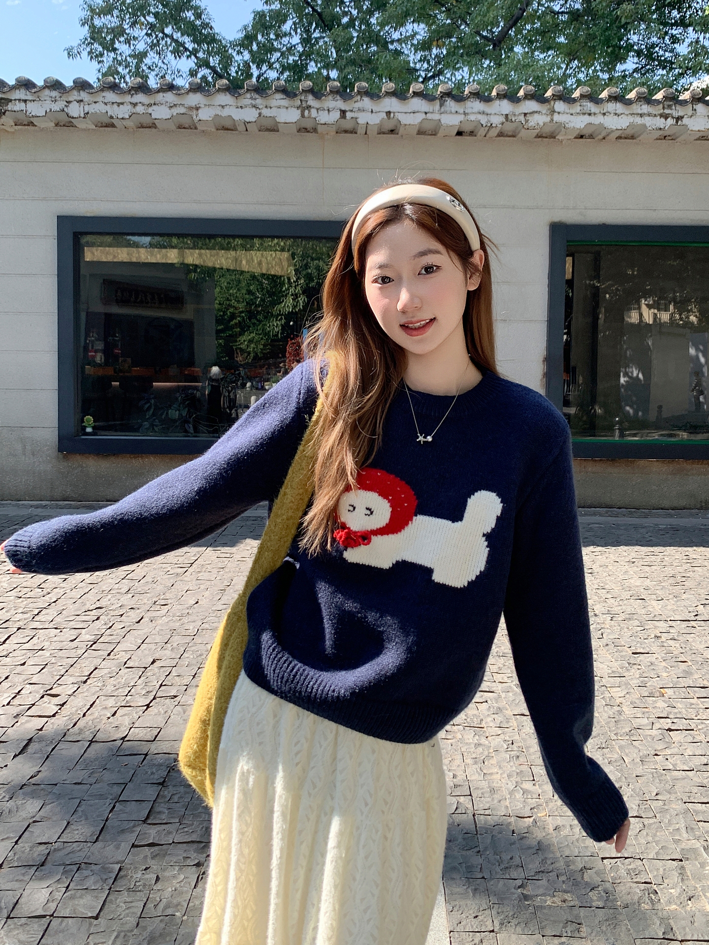 Cute Cartoon Thick Jacquard Crew Neck Sweater for Women Winter New Layering Loose Stylish Versatile Knit Top