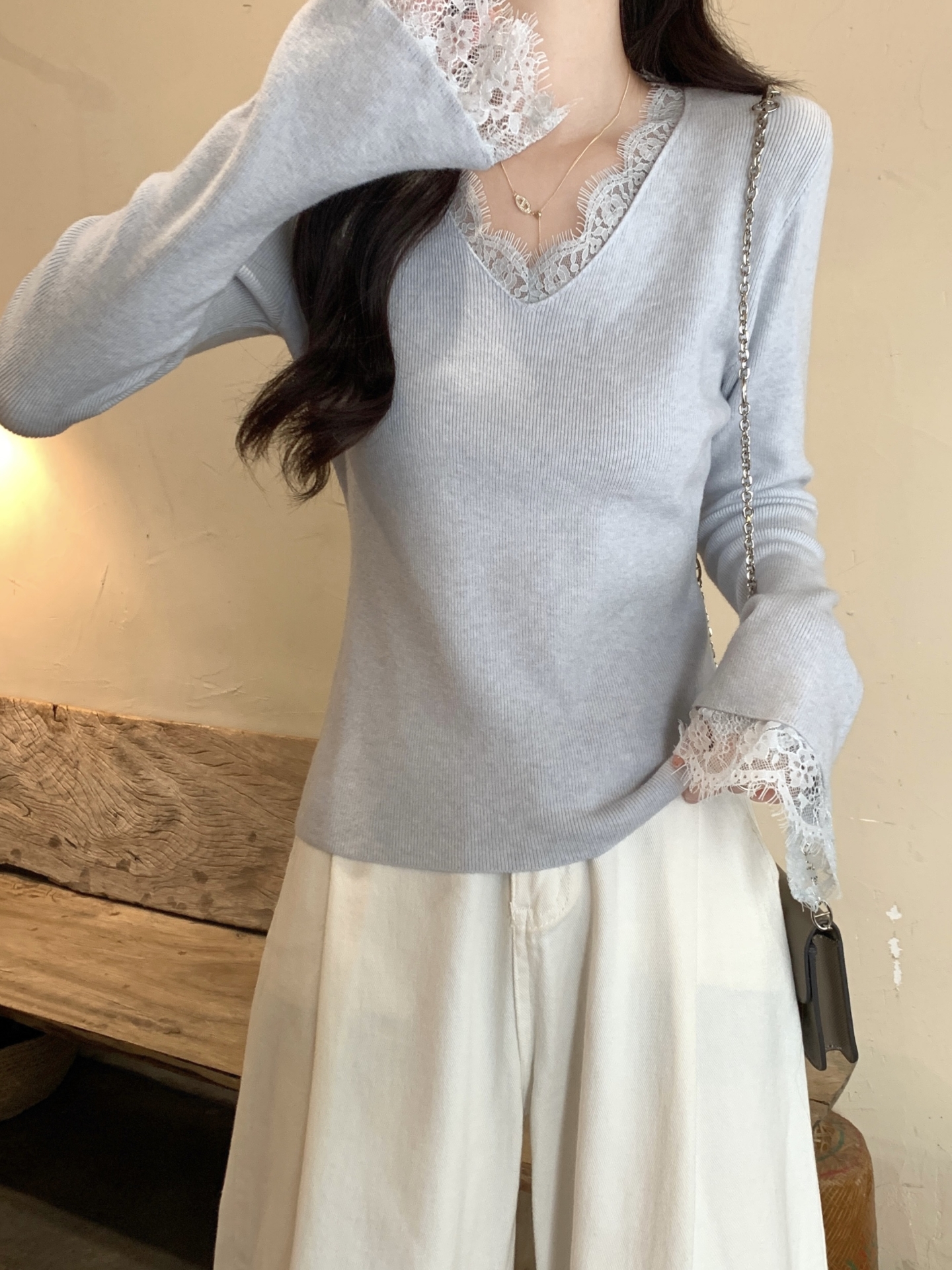 Women's V-Neck Lace Trim Knit Sweater Winter Slimming Soft Inner Top